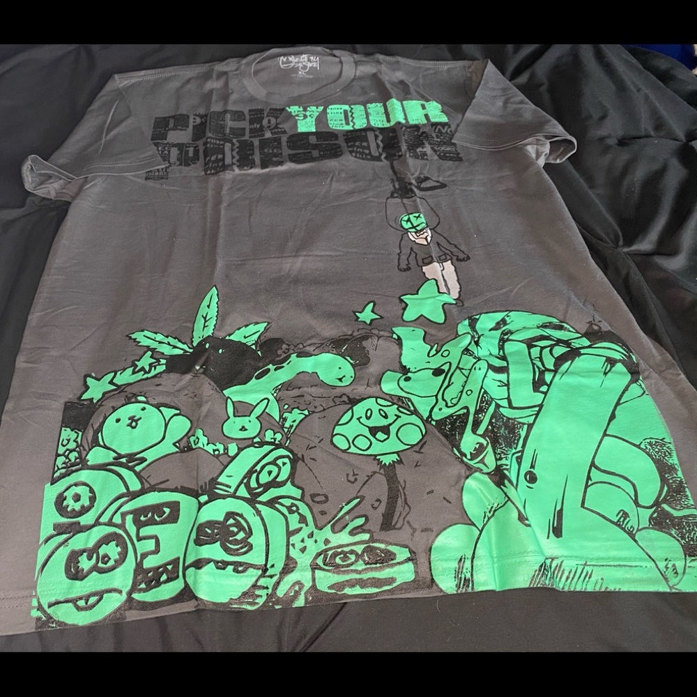 LIKE-NEW MENS DEATH BY DESIRE SHIRT